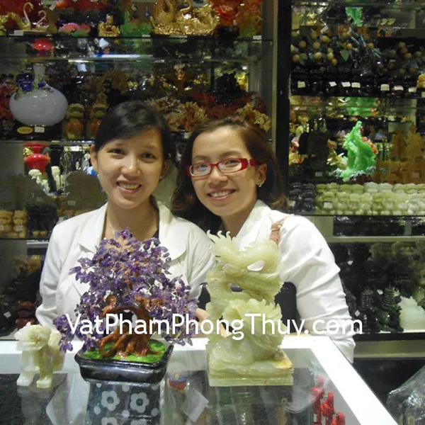 Chị Tâm - khách hàng mua tượng rồng cẩm thạch N075, cây thạch anh tím HCA261, tỳ hưu Bắc Kinh xanh BKX-S và tượng mẫu đơn H213G