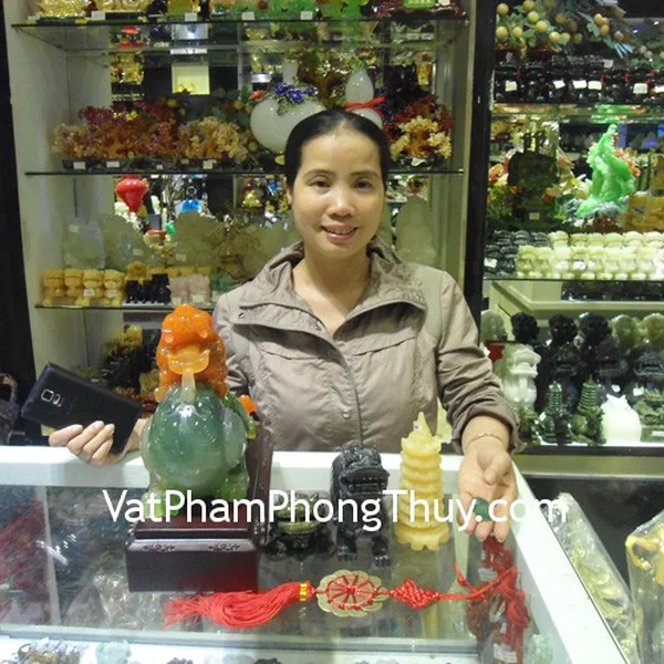 Chị Thơ - khách hàng mua tỳ hưu Bắc Kinh đen trung BKD-M, cóc lam ngọc H024, tháp Văn Xương M023, mặt tỳ hưu trang sức S932