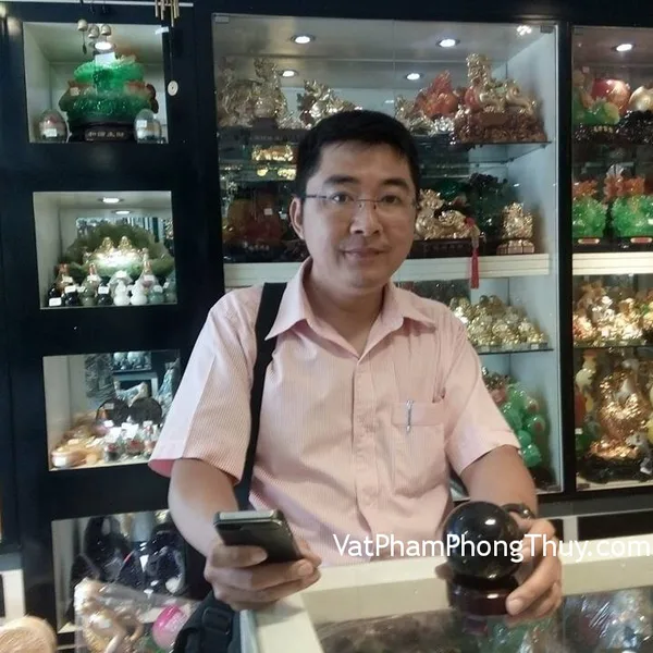 Anh Minh - khách hàng mua quả cầu đá Hắc Ngà M187-S5-2237