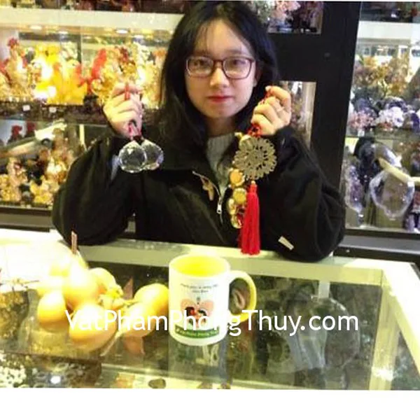 Chị Oanh- khách hàng mua hồ lô đồng D206, quả cầu pha lê S6282, hồ lô tự nhiên CC2016