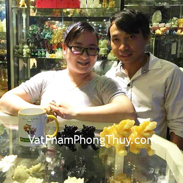 Chị Ngân - Khách hàng mua Tỳ hưu hoàng long HM016 và Tỳ hưu hắc ngà GM009