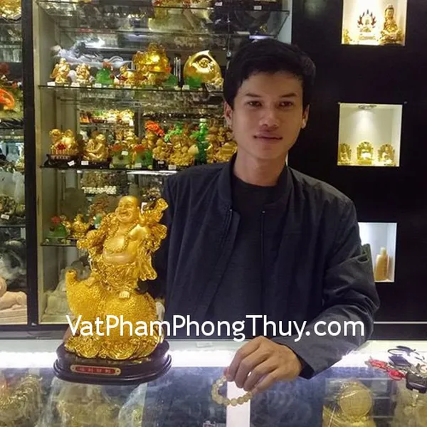 Anh Hiển - khách hàng mua tượng phật di lặc mạ vàng G152A và chuỗi thạch anh vàng S6226-3548