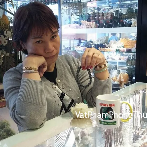 Chị Hương - khách hàng mua Thiềm Thừ  Tây Tạng chuẩn CTT-S và chuỗi nham thạch đen S6655-S5-2373