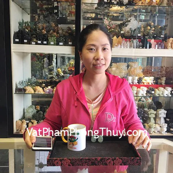Chị Thảo - khách hàng mua Phật bản mệnh Hư Không Tạng Bồ Tát ngọc Phỉ thúy S6865-2, Phật bản mệnh A Di Đà ngọc Phỉ thúy S6865-8