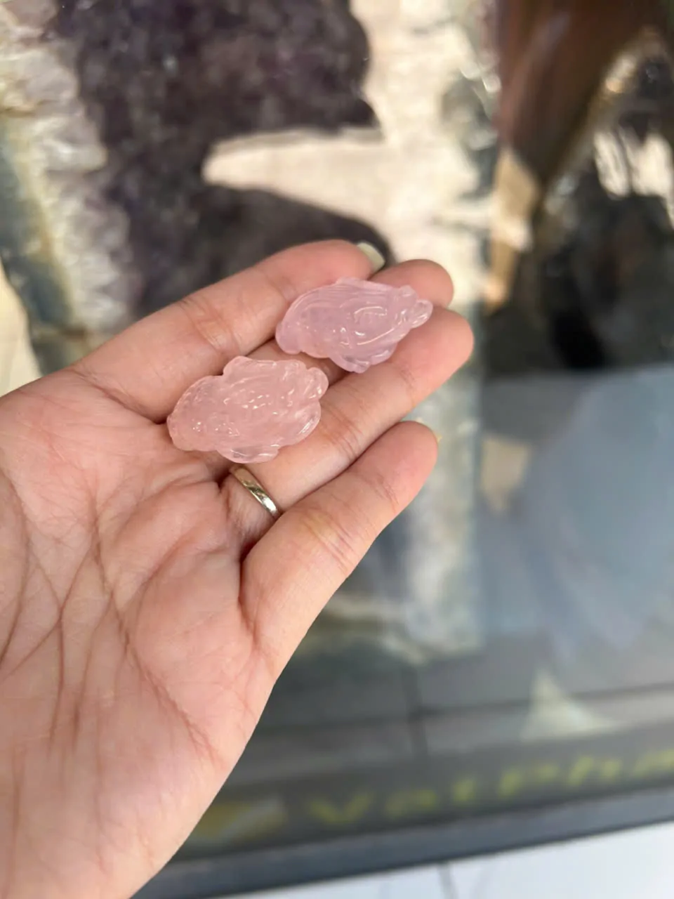 Thiềm thừ đá thạch anh hồng S939
