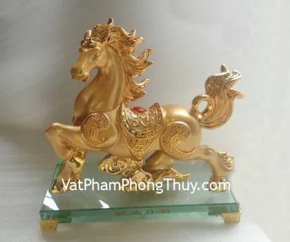 Ngựa vàng kim, đế thủy tinh- Tiến nghiệp nhật sanh E251