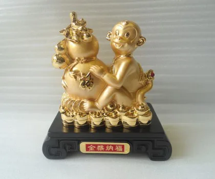 Khỉ tài lộc ôm hồ lô đế gỗ - kim hầu nạp phước K057M