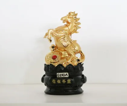 Ngựa ngọc vàng trên như ý vàng đế gỗ tròn - Chí tại thiên lý G110A