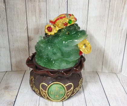 Thiềm thừ xanh ngọc thần tài trên đế gỗ xoay giỏ tiền lớn- Kim Thiềm Chiêu Tài/ Túi Hoàng Kim LN088