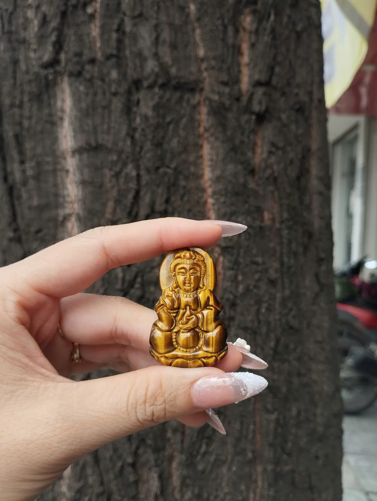 Quan âm mắt mèo lớn S6851