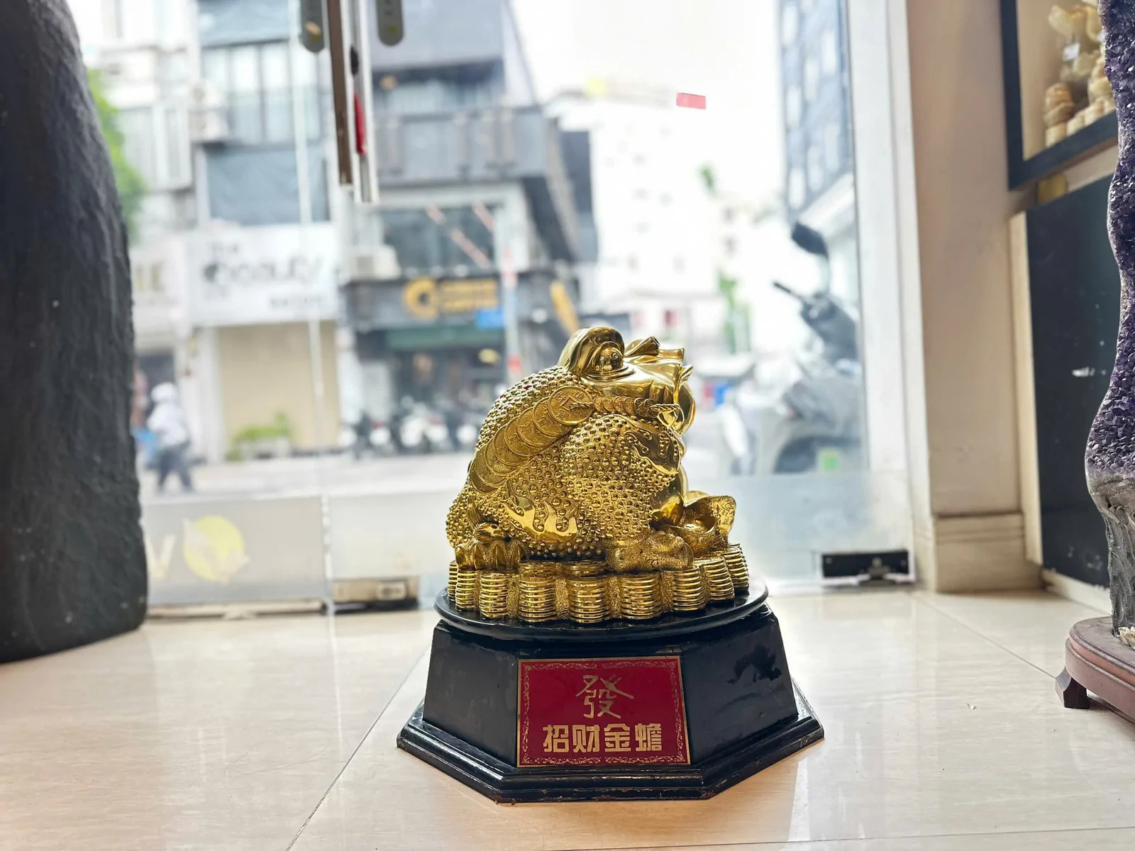 Thiềm thừ xoay chiêu tài kim thiềm vàng Y055