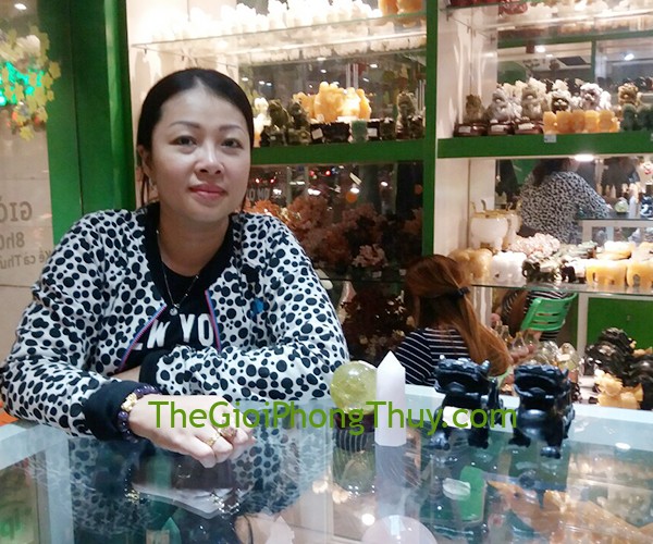 Chị Hà - Khách Hàng mua Tỳ hưu tiêu ngọc đen FGM010, Quả cầu thạch anh vàng đặc biệt FGM150-F1-6924 và Trụ thạch anh hồng FGM050-F1-1273