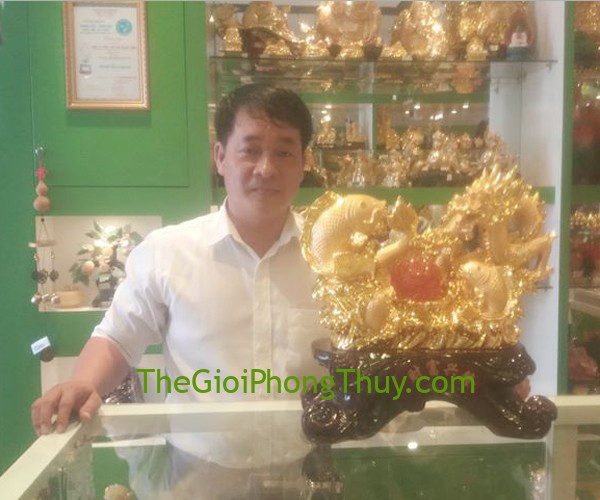 Anh Dũng - Khách hàng đã mua Long ngư, rồng vàng bên bầy cá vàng có quả châu – Tài phú hưng long FC067A