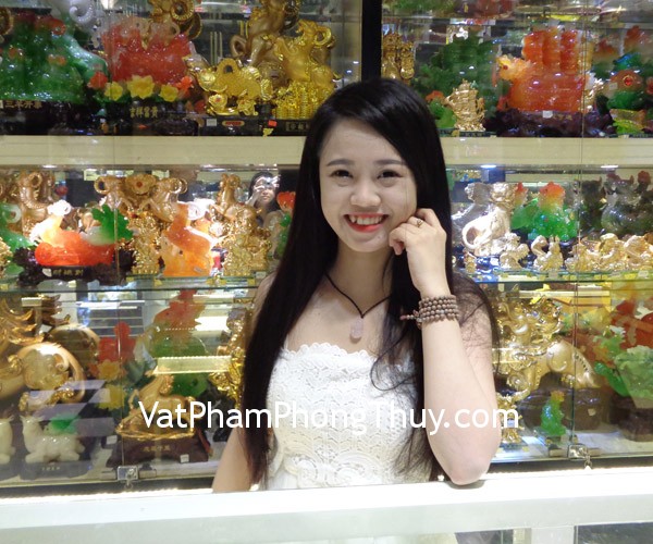 Chị Vân - khách hàng mua Tỳ hưu vẩy rồng đá thạch anh hồng S767