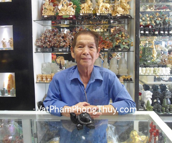 Chú Hòa - khách hàng mua tượng rùa đá hắc ngà HM080