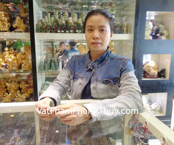Chị Thương - khách hàng mua Mề đay như ý ngọc Myanmar S862