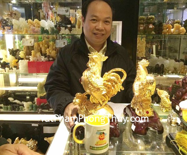 Chú Quân- khách hàng mua gà trên túi tiền G026A