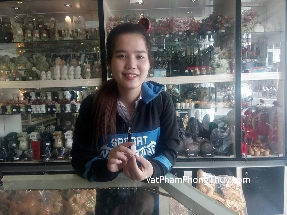 Chị Linh - khách hàng mua mặt hồ ly đá thạch anh hồng S6341