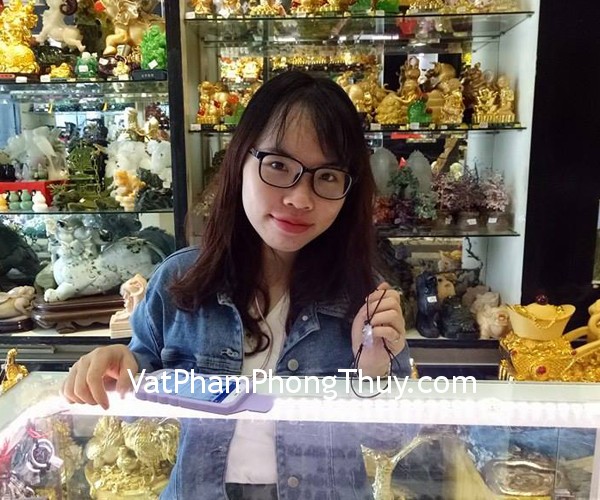 Chị Bảo Ngọc - khách hàng mua mặt hồ ly thạch anh tím S6343