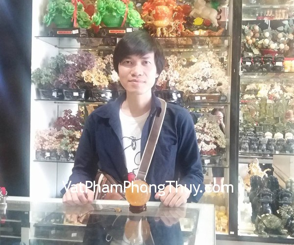 Anh Quyền - khách hàng mua quả cầu thạch anh vàng M191-1249 và mặt tỳ hưu mắt mèo S6485