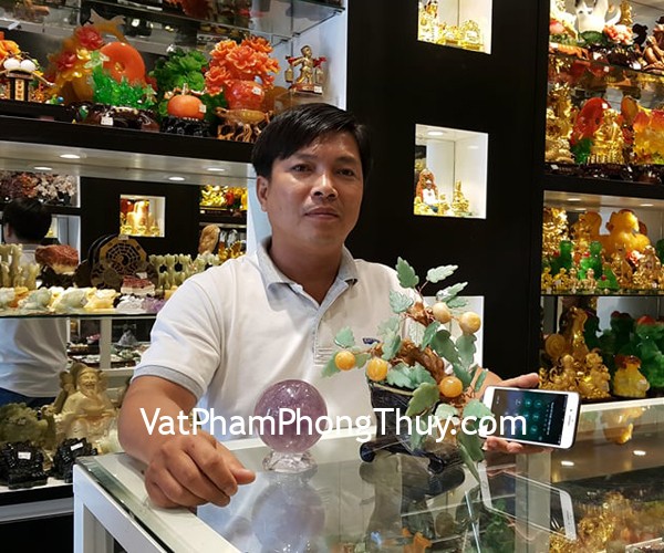 Anh Vinh - khách hàng mua cây quất Hoàng Long KC010 và quả cầu thạch anh tím GM142-5580