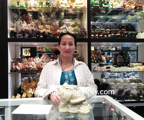 Chị Hương - khách hàng mua cóc cảm thạch Tây Tạng khủng CTT-L