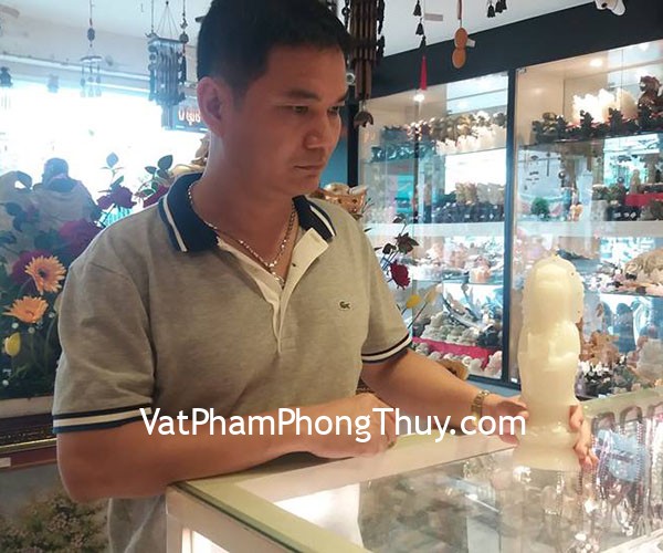 Anh Phúc - khách hàng mua tượng Quan âm đứng bạch ngọc M158